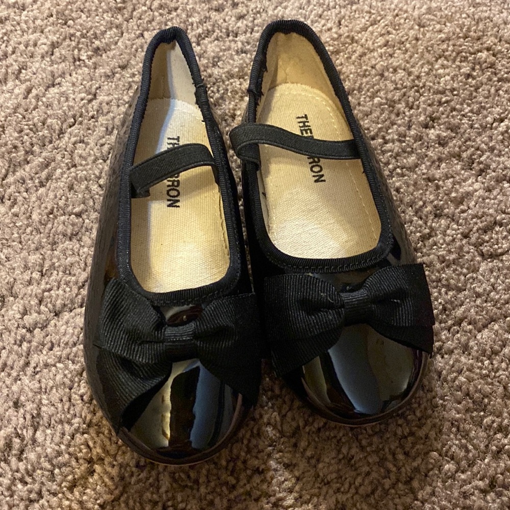 Dress shoes